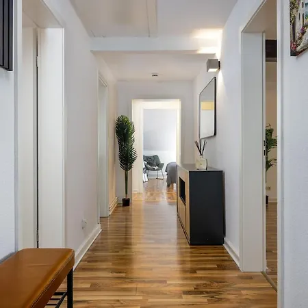 Geraeumig - 3br - Familienfreundlich - Zentrale Lage - Wlan *