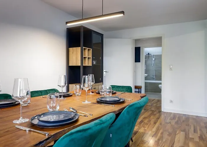 Geraeumig - 3br - Familienfreundlich - Zentrale Lage - Wlan Apartment Wiesbaden