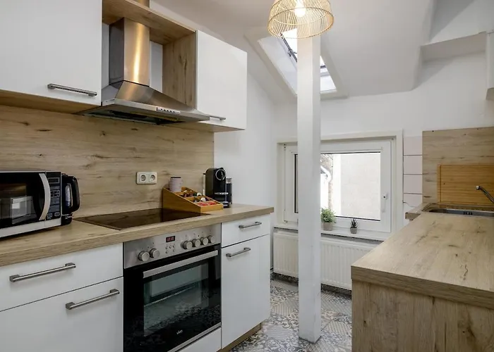 Apartment Geraeumig - 3br - Familienfreundlich - Zentrale Lage - Wlan Wiesbaden